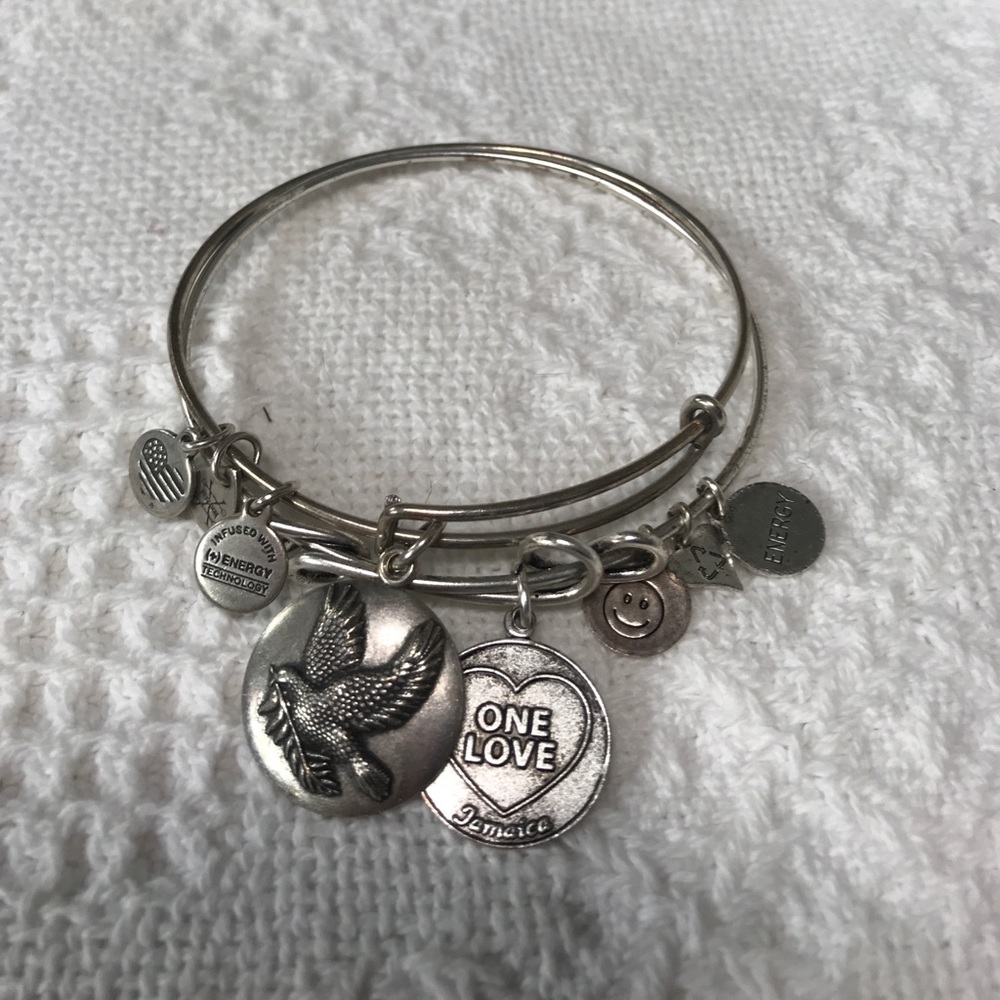 Silver Charm Bracelet💕
